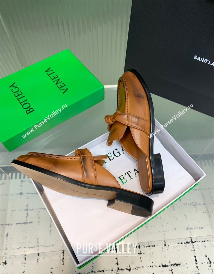 Bottega Veneta Astaire Flat Mules in Faded Calfskin with One-Tone Knot Brown 2025 (KER-250823052)