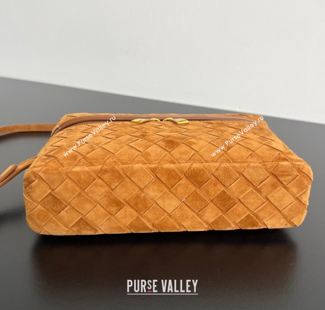 Bottega Veneta Bang Bang Vanity Case in Intrecciato Suede Amber Brown 2025 789109 (WT-250924021)
