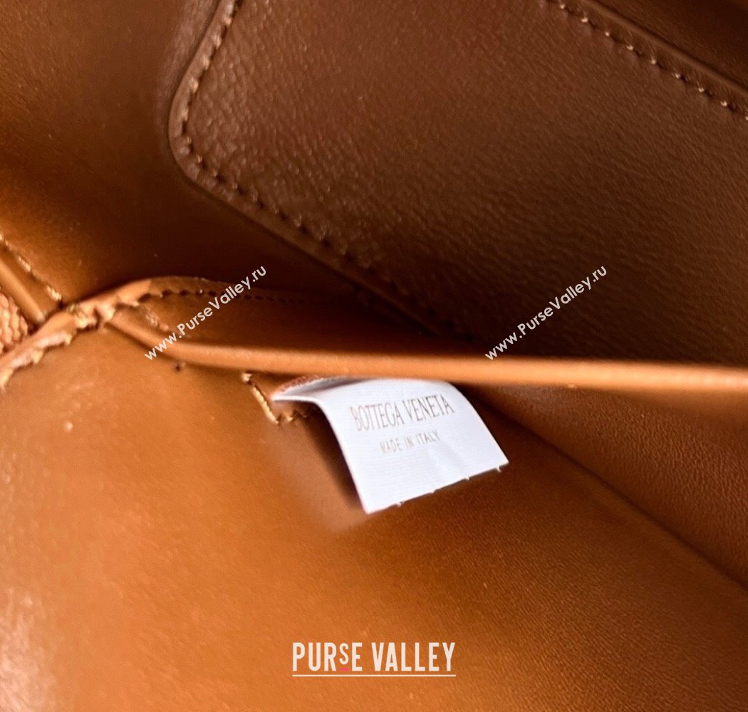 Bottega Veneta Bang Bang Vanity Case in Intrecciato Suede Amber Brown 2025 789109 (WT-250924021)