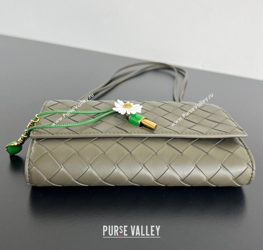 Bottega Veneta Andiamo Daisy Pouch Mini Bag in Intrecciato Leather 838870 Cypress Green 2025 (WT-260117024)