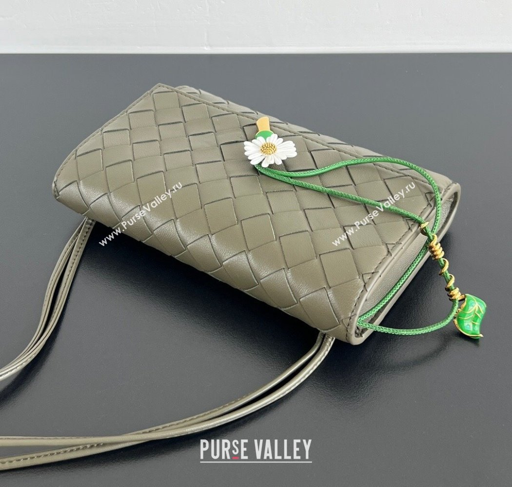 Bottega Veneta Andiamo Daisy Pouch Mini Bag in Intrecciato Leather 838870 Cypress Green 2025 (WT-250924022)