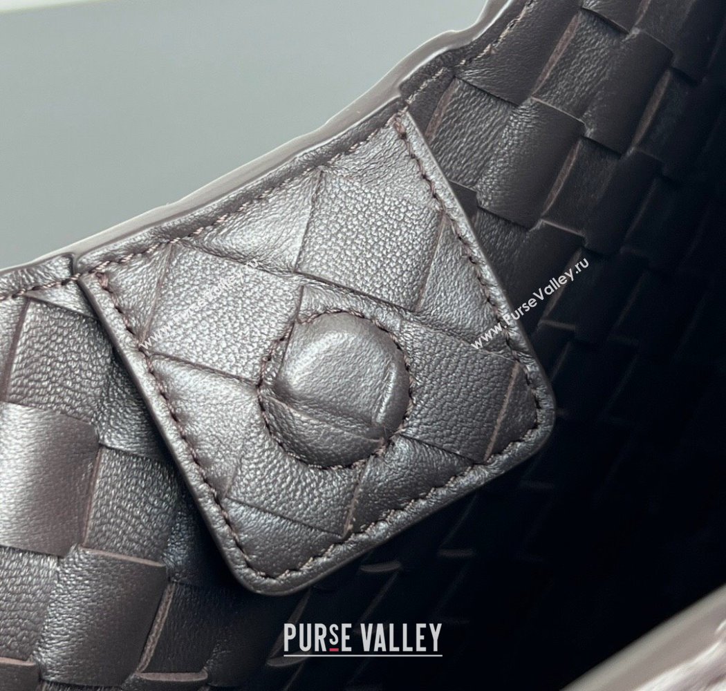 Bottega Veneta Campana Shoulder Bag in Intrecciato Leather Fondant Brown 2025 844249 (WT-250924008)