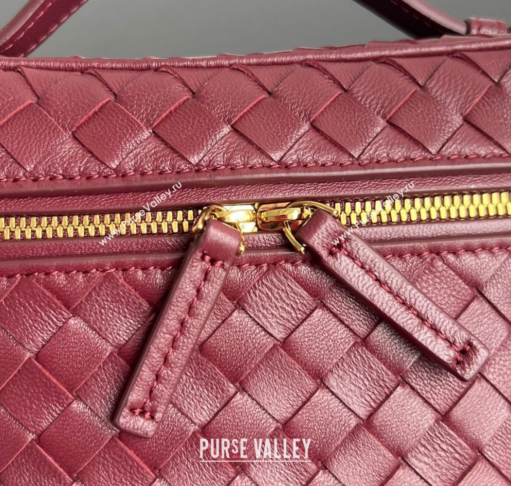 Bottega Veneta Small Soft Vanity Bag in Intrecciato Leather Barolo Red 2025 843800 (WT-250924001)