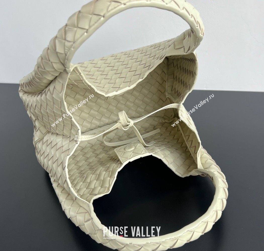 Bottega Veneta Campana Shoulder Bag in Intrecciato Leather Sea Salt 2025 844249 (WT-250924009)