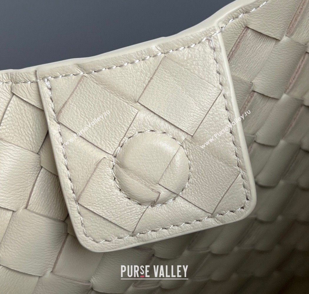 Bottega Veneta Campana Shoulder Bag in Intrecciato Leather Sea Salt 2025 844249 (WT-250924009)