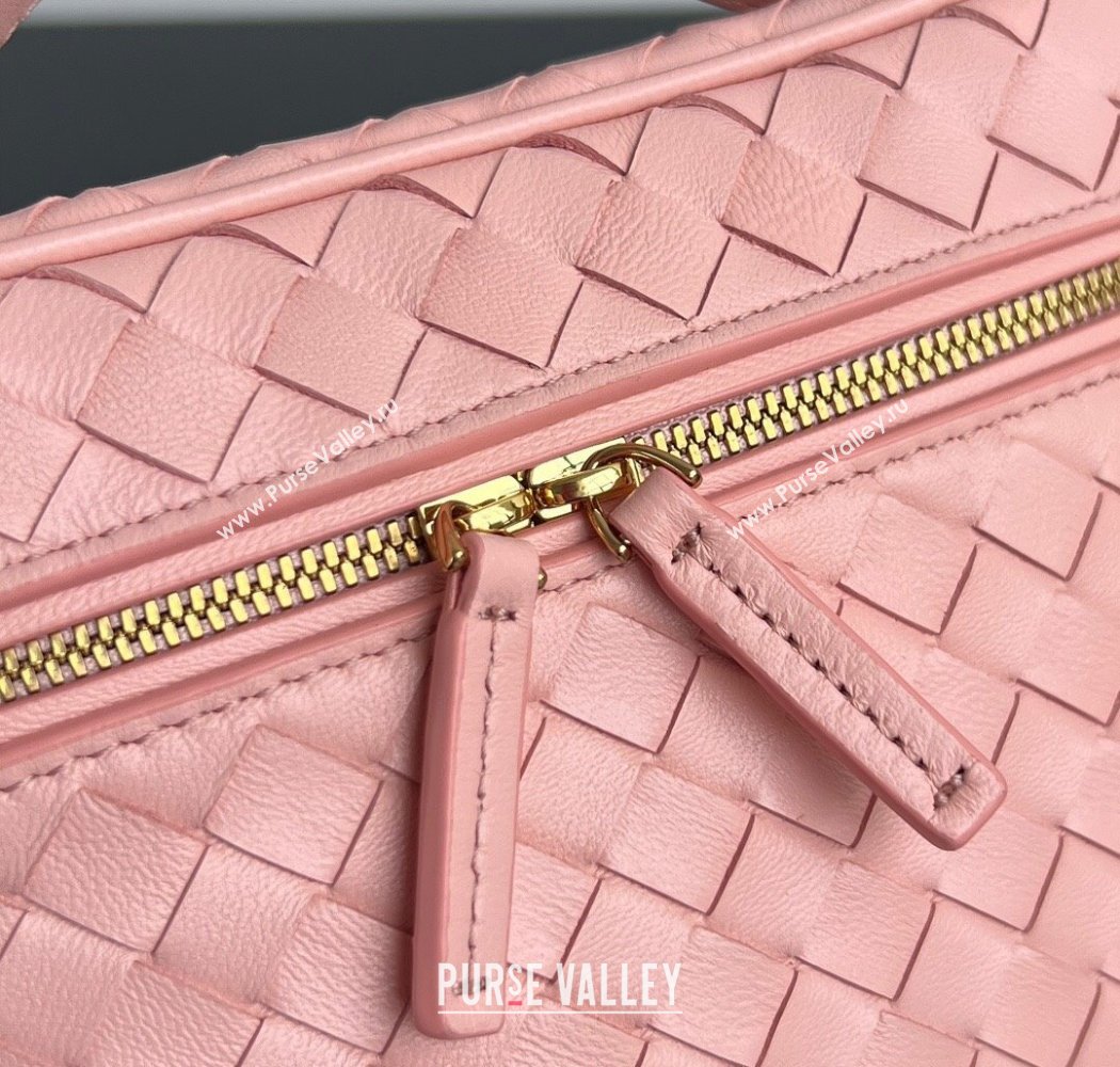 Bottega Veneta Small Soft Vanity Bag in Intrecciato Leather Rose Pink 2025 843800 (WT-250924003)