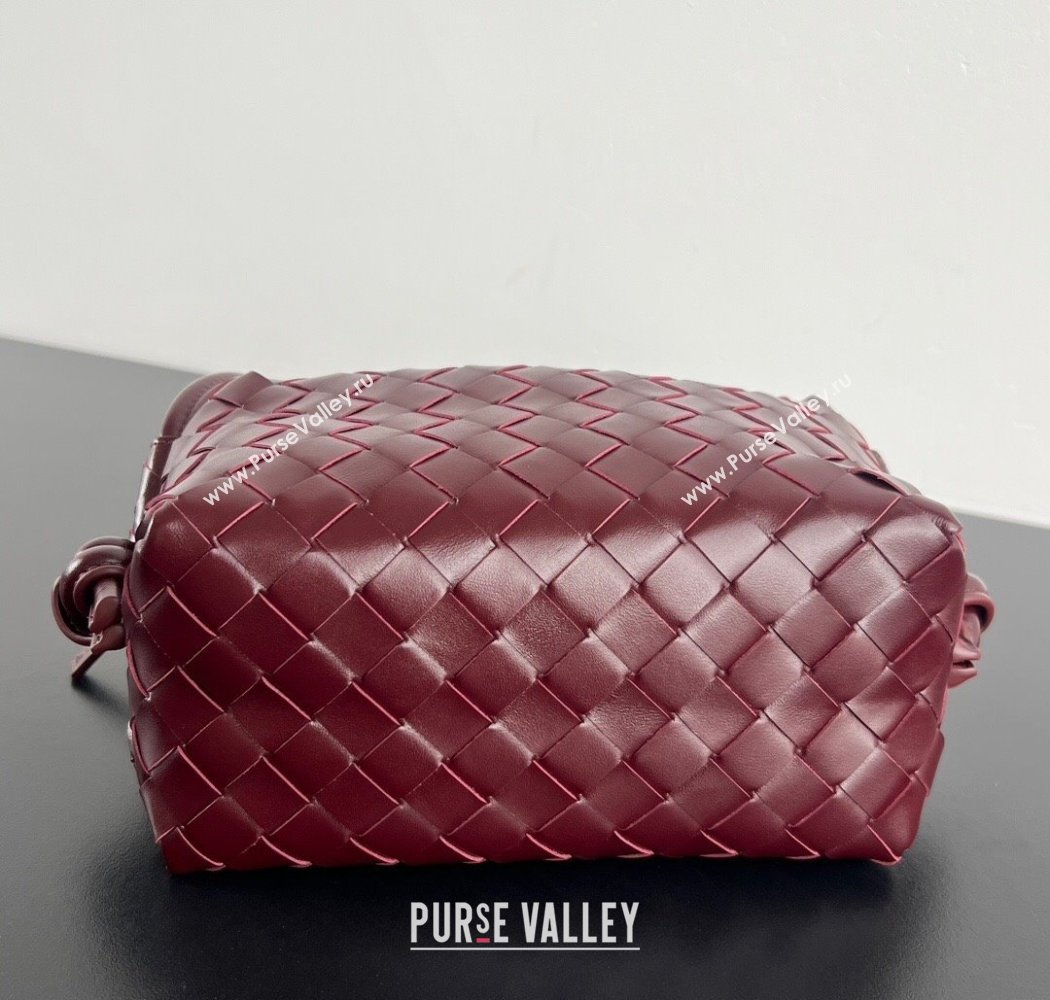 Bottega Veneta Small Loop Cross-Body Bag in Intrecciato Leather 796615 Barolo Red 2025 (WT-250924031)