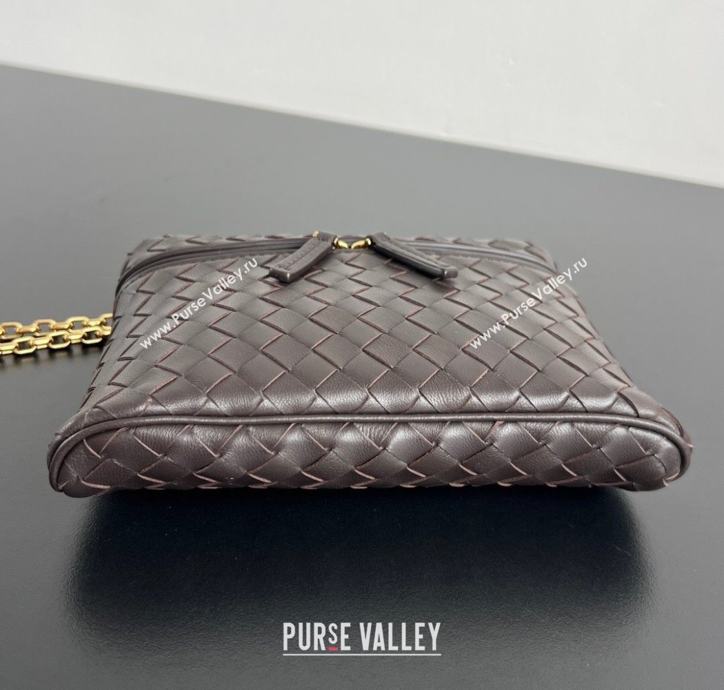 Bottega Veneta Small Soft Vanity Bag in Intrecciato Leather Fondant Brown 2025 843800 (WT-250924004)