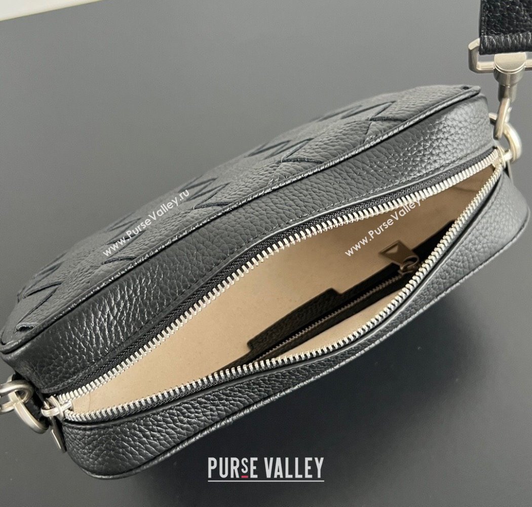 Bottega Veneta Mens Small Camera Bag in Grained Intrecciato Leather Black 2025 755923 (WT-250924032)