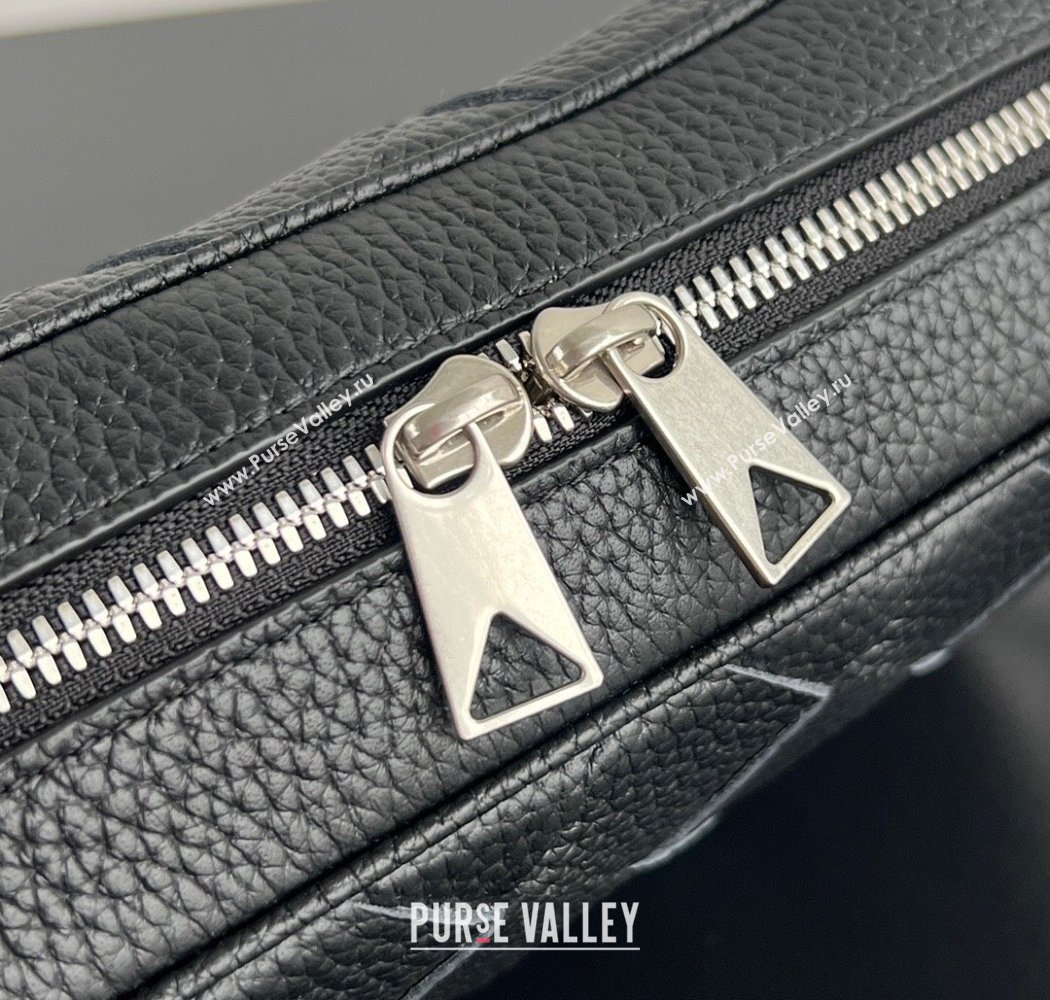 Bottega Veneta Mens Small Camera Bag in Grained Intrecciato Leather Black 2025 755923 (WT-250924032)