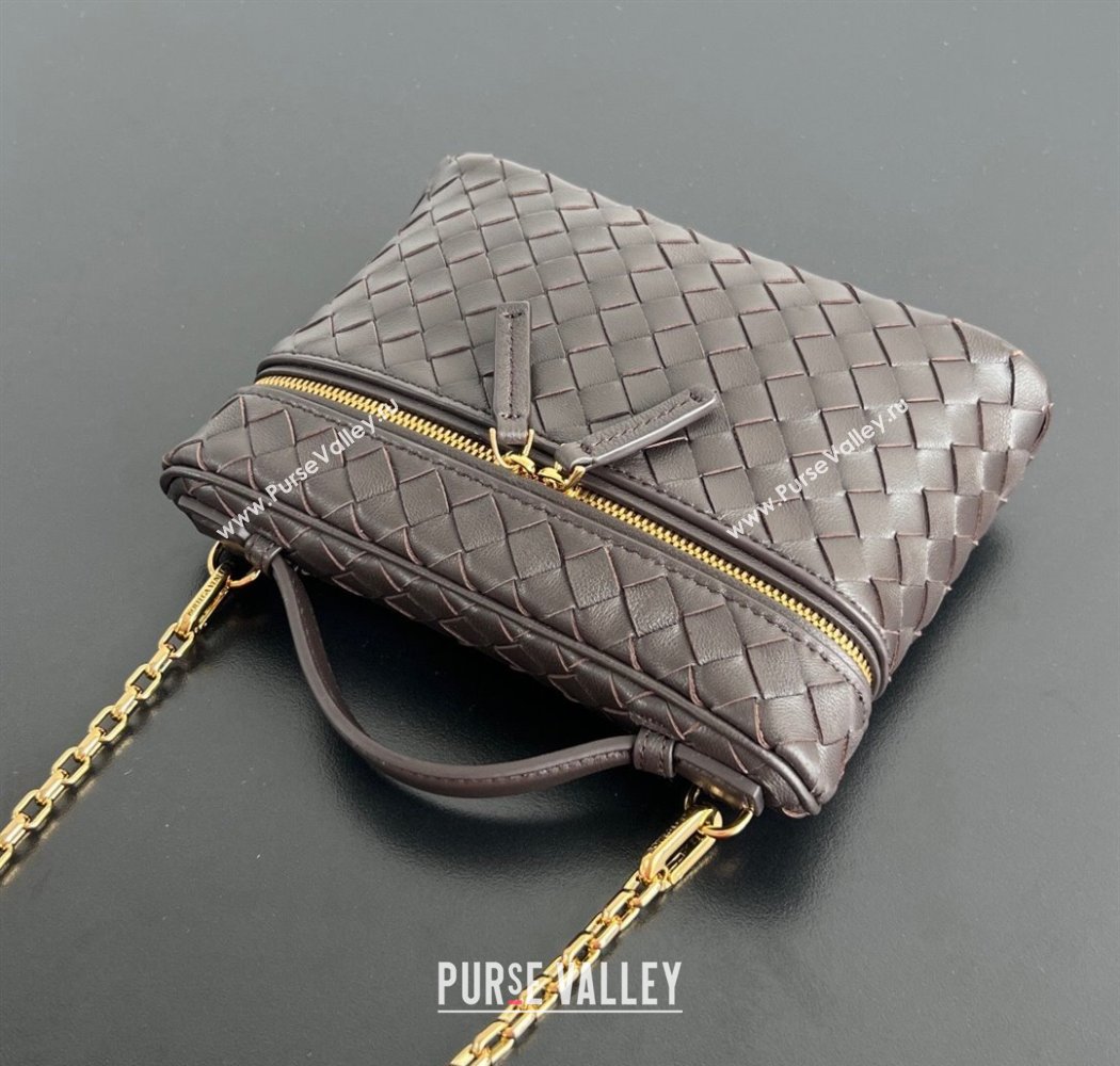 Bottega Veneta Small Soft Vanity Bag in Intrecciato Leather Fondant Brown 2025 843800 (WT-250924004)
