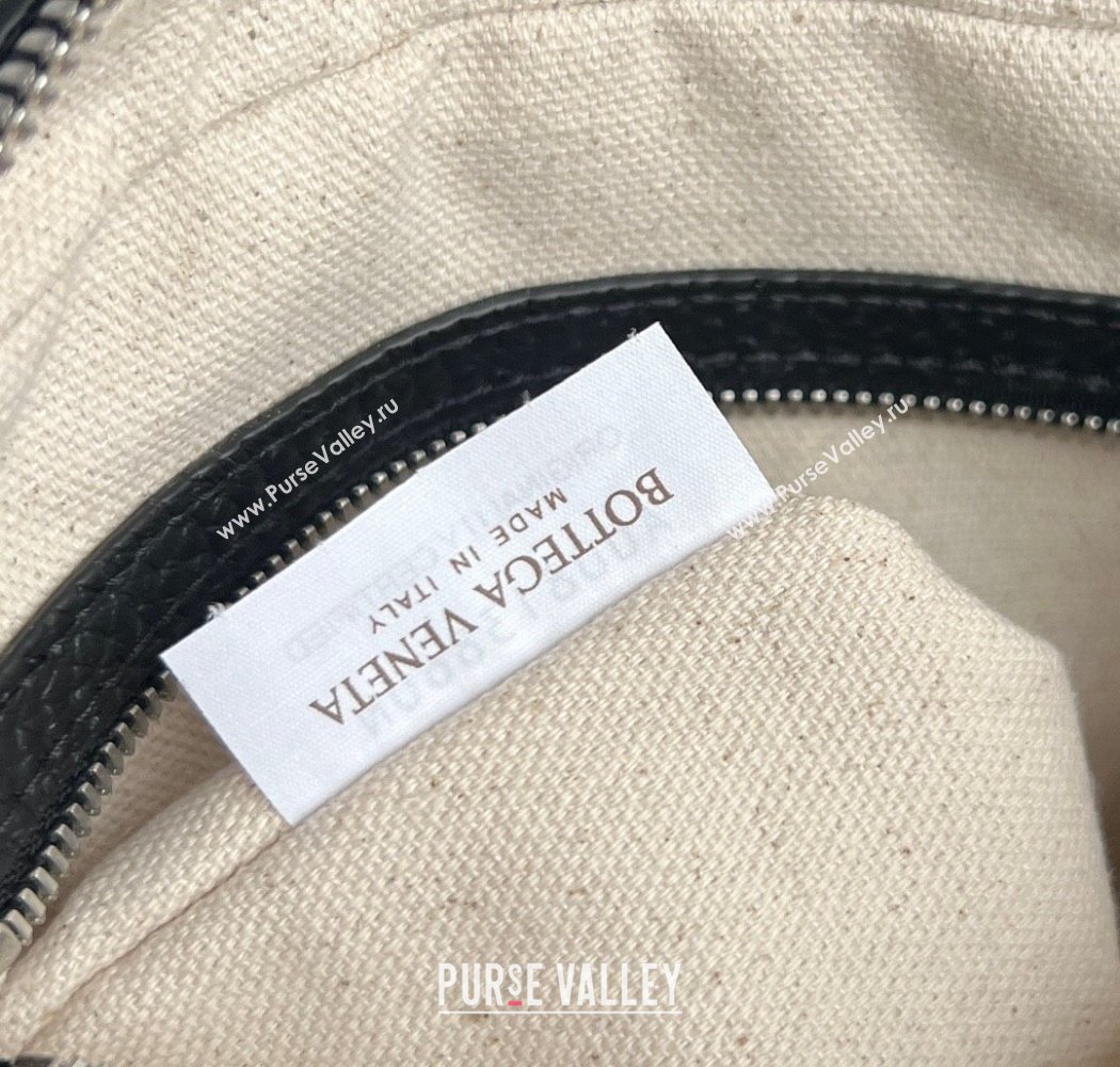 Bottega Veneta Mens Small Camera Bag in Grained Intrecciato Leather Black 2025 755923 (WT-250924032)