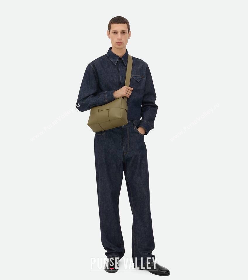 Bottega Veneta Mens Arco Camera Bag Bag in Intrecciato Leather Algae Green 2025 731165 (WT-250924034)