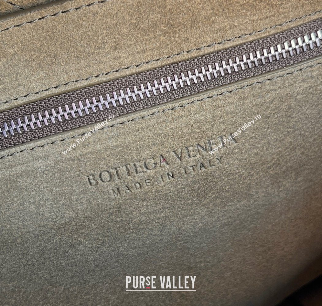 Bottega Veneta Mens Arco Camera Bag Bag in Intrecciato Leather Algae Green 2025 731165 (WT-250924034)