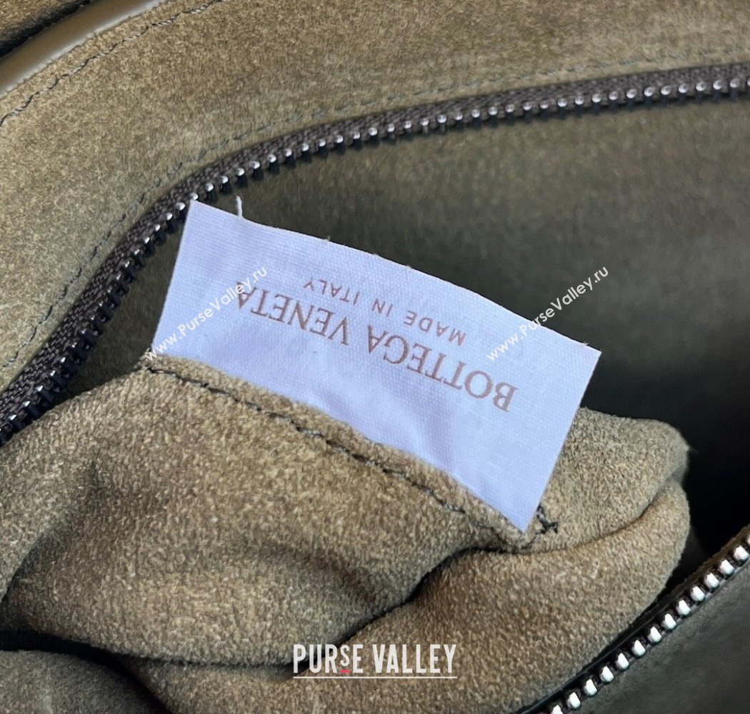 Bottega Veneta Mens Arco Camera Bag Bag in Intrecciato Leather Algae Green 2025 731165 (WT-250924034)