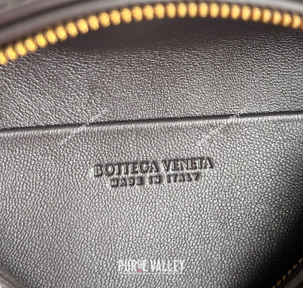 Bottega Veneta Small Soft Vanity Bag in Intrecciato Leather Fondant Brown 2025 843800 (WT-250924004)