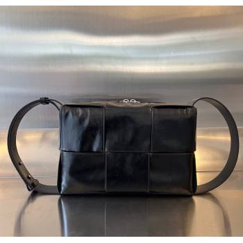 Bottega Veneta Mens Arco Camera Bag Bag in Intrecciato Leather Black2 2025 731165 (WT-250924036)