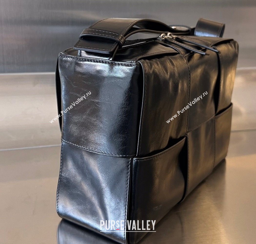 Bottega Veneta Mens Arco Camera Bag Bag in Intrecciato Leather Black2 2025 731165 (WT-250924036)