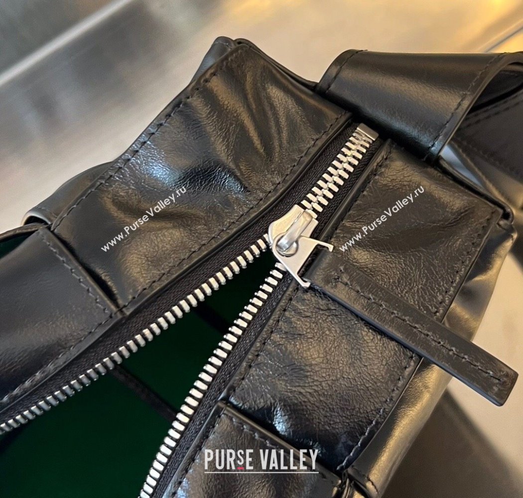 Bottega Veneta Mens Arco Camera Bag Bag in Intrecciato Leather Black2 2025 731165 (WT-250924036)