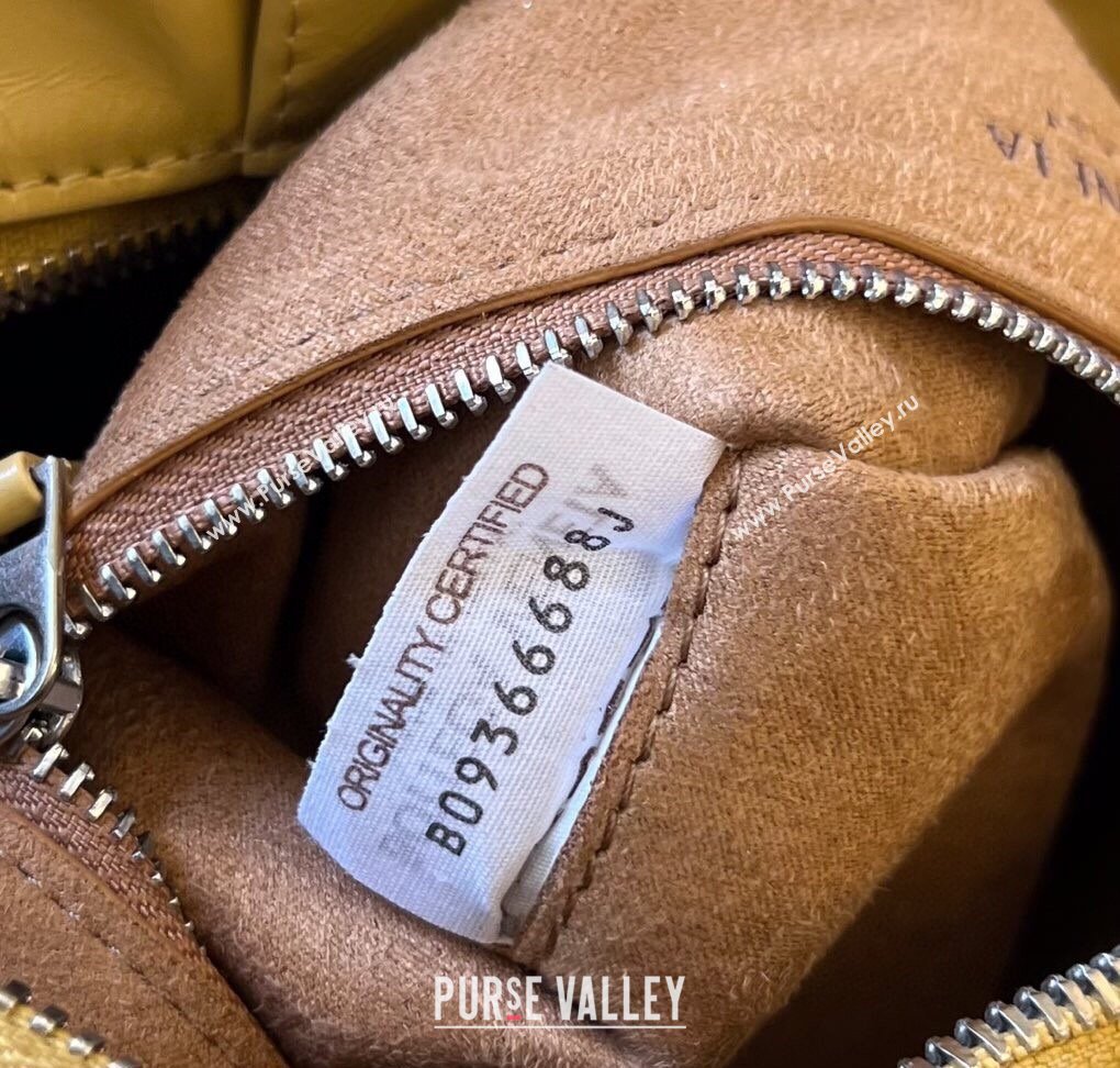 Bottega Veneta Mens Arco Camera Bag Bag in Intrecciato Leather Cassawa Yellow 2025 731165 (WT-250924039)