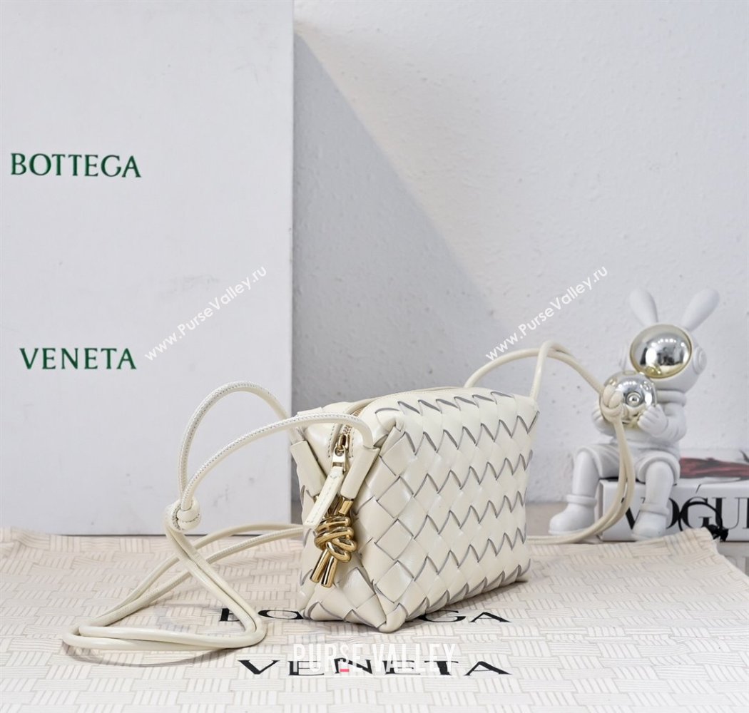 Bottega Veneta Mini Loop Camera Bag in Intrecciato Leather White 2025 723547 (WT-250924043)