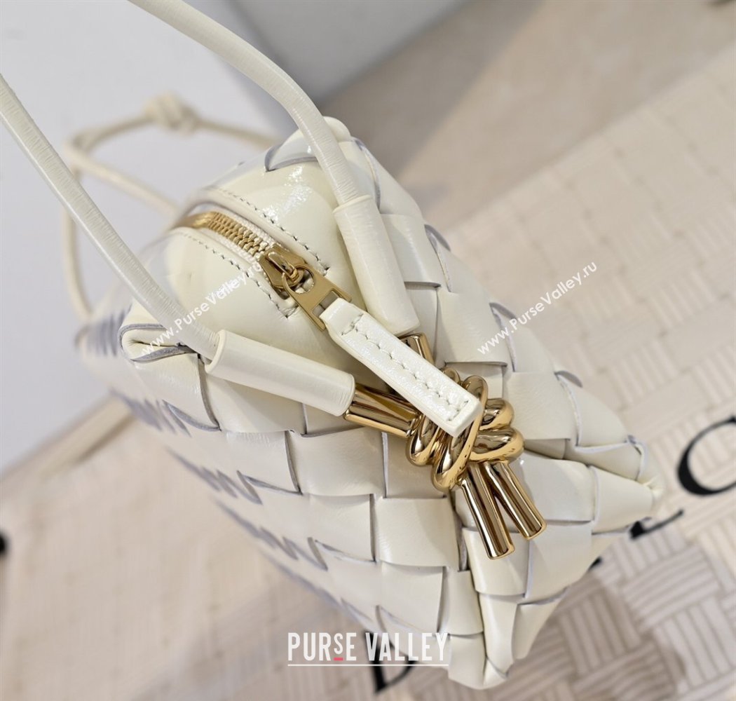 Bottega Veneta Mini Loop Camera Bag in Intrecciato Leather White 2025 723547 (WT-250924043)