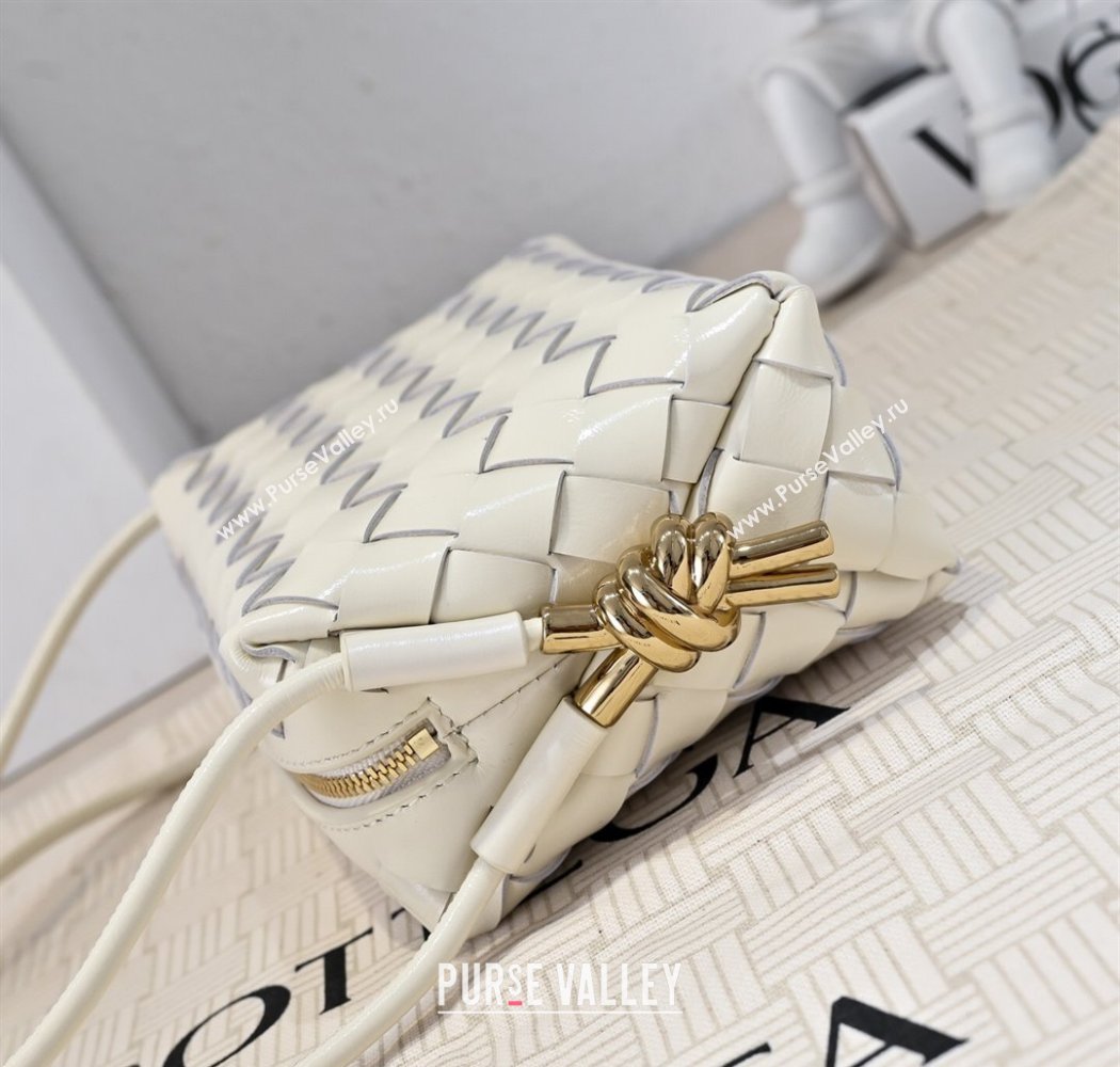 Bottega Veneta Mini Loop Camera Bag in Intrecciato Leather White 2025 723547 (WT-250924043)