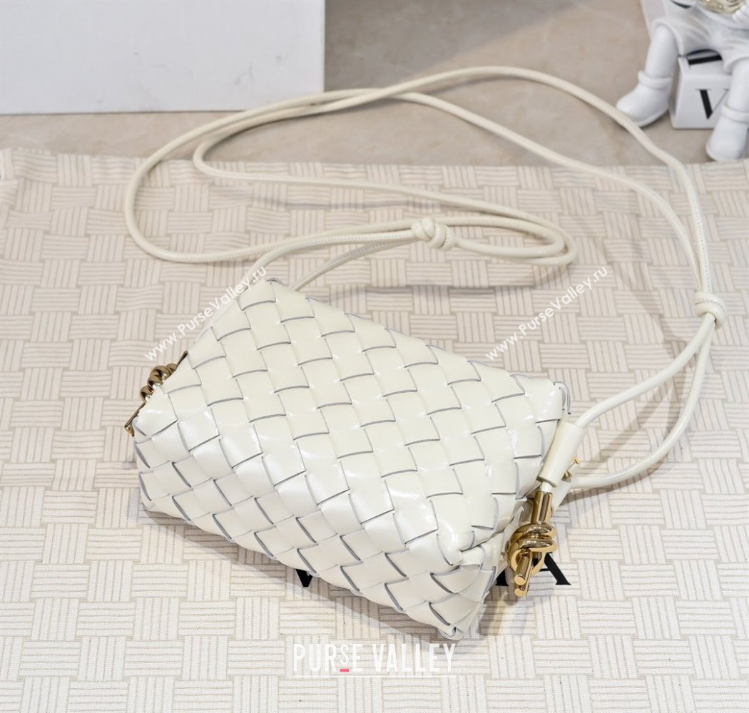 Bottega Veneta Mini Loop Camera Bag in Intrecciato Leather White 2025 723547 (WT-250924043)
