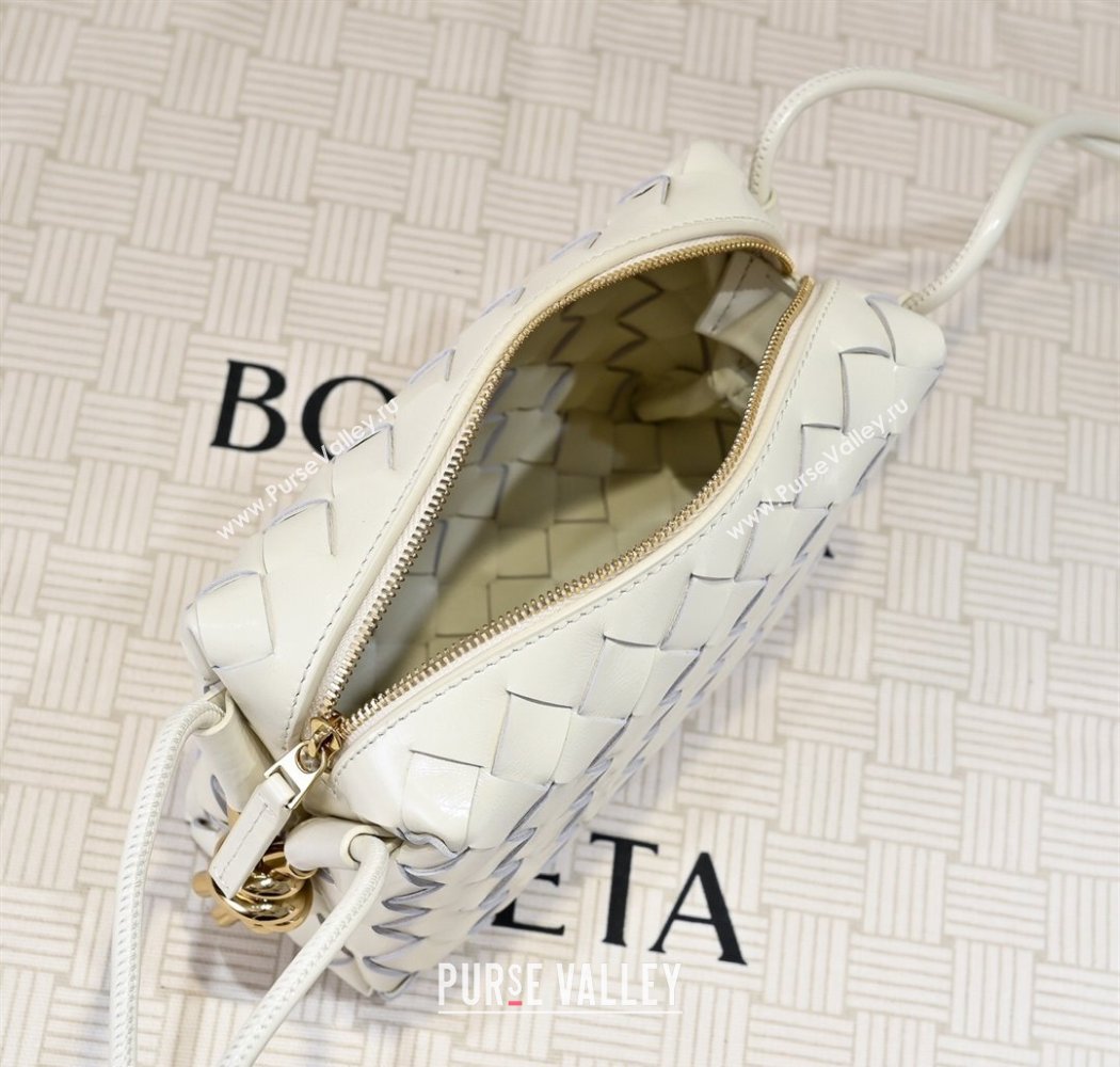 Bottega Veneta Mini Loop Camera Bag in Intrecciato Leather White 2025 723547 (WT-250924043)