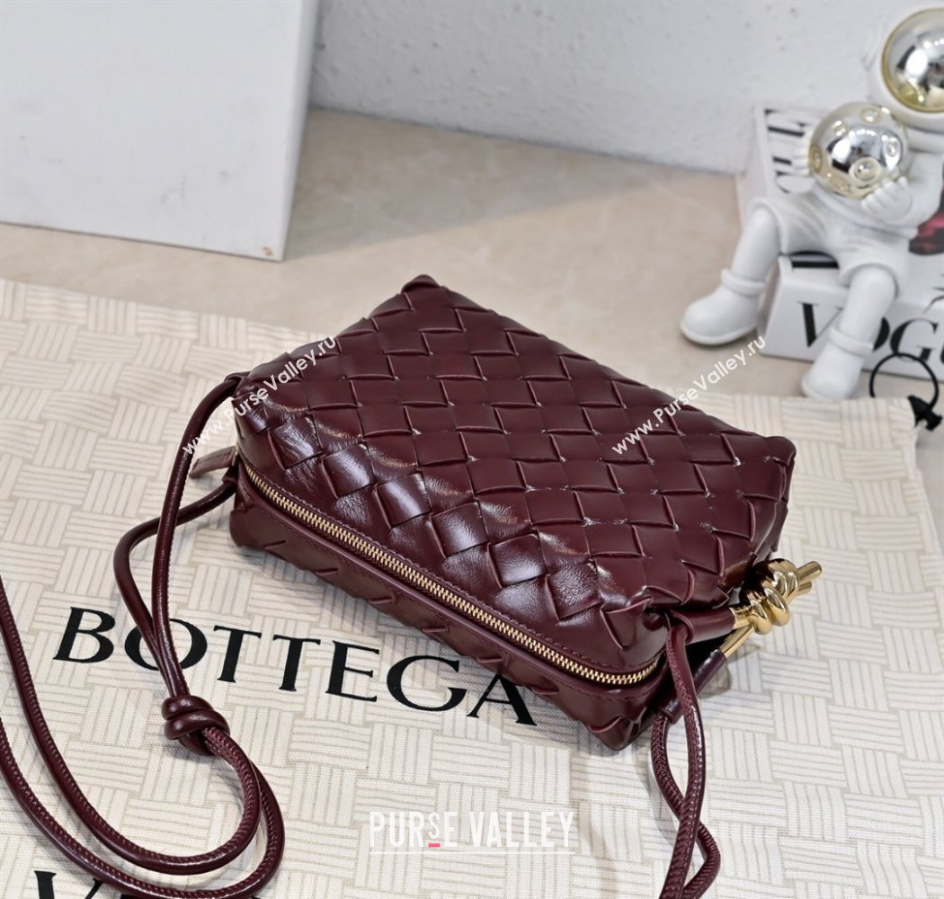 Bottega Veneta Mini Loop Camera Bag in Intrecciato Leather Burgundy 2025 723547 (WT-250924044)