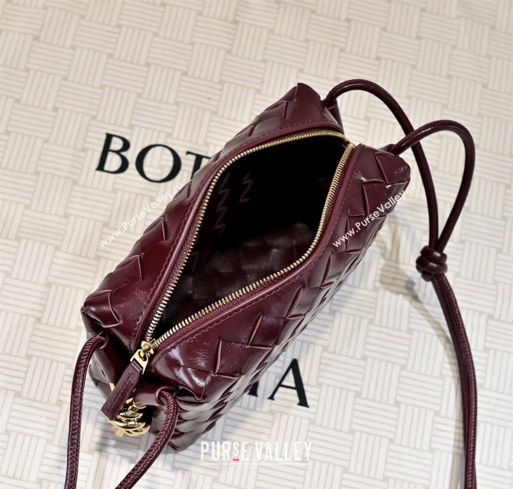 Bottega Veneta Mini Loop Camera Bag in Intrecciato Leather Burgundy 2025 723547 (WT-250924044)