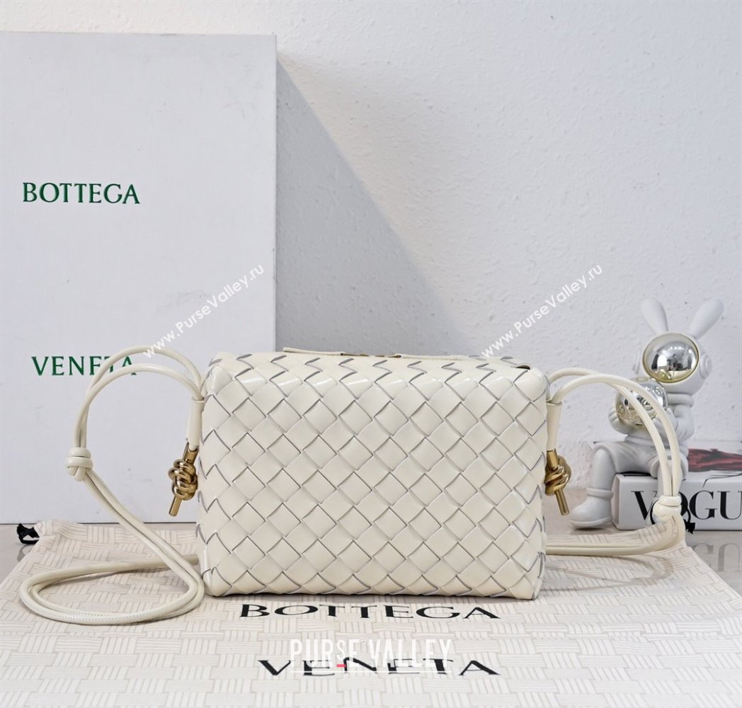 Bottega Veneta Loop Camera Bag in Intrecciato Leather White 2025 723548 (WT-250924040)