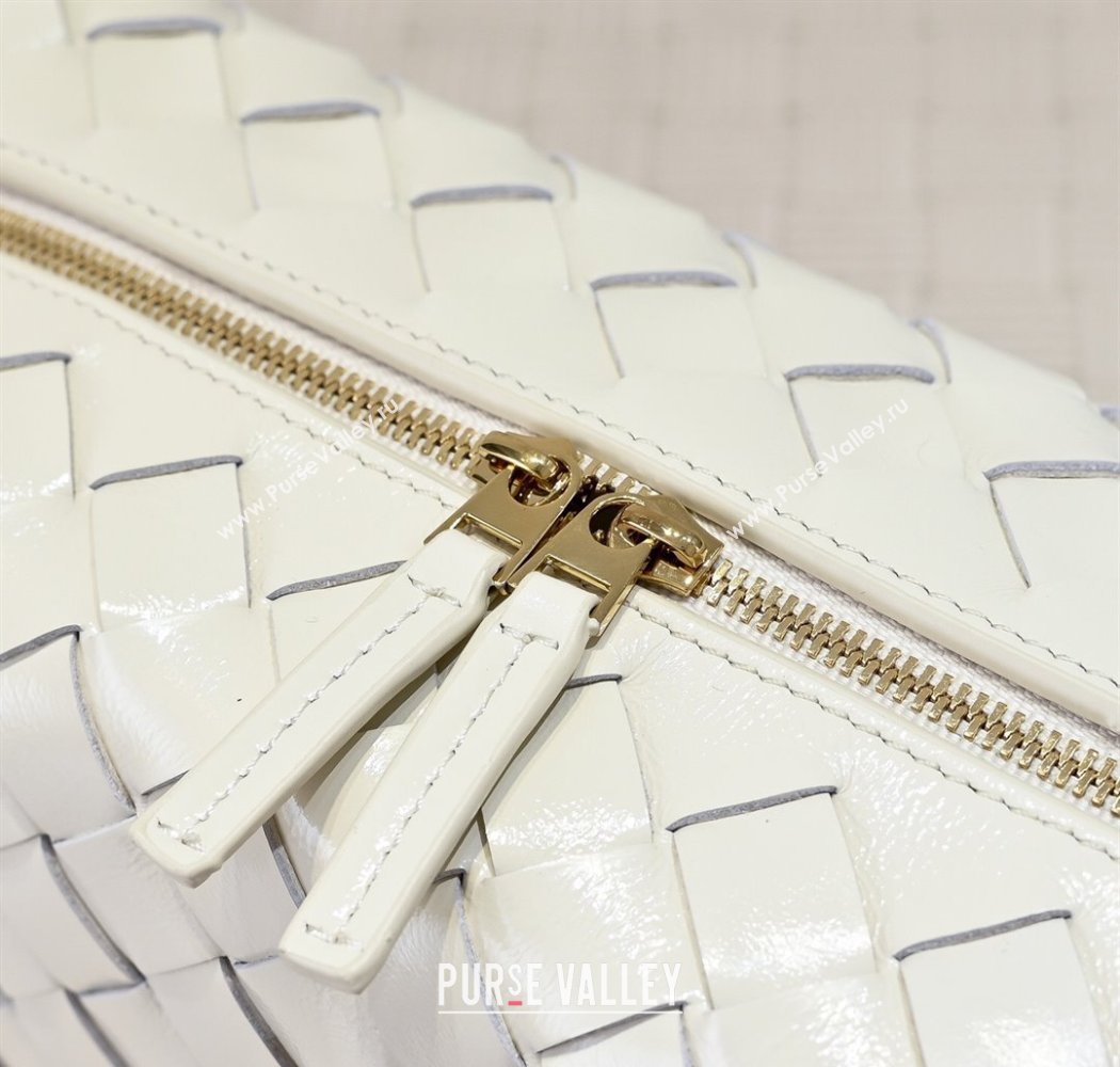 Bottega Veneta Loop Camera Bag in Intrecciato Leather White 2025 723548 (WT-250924040)