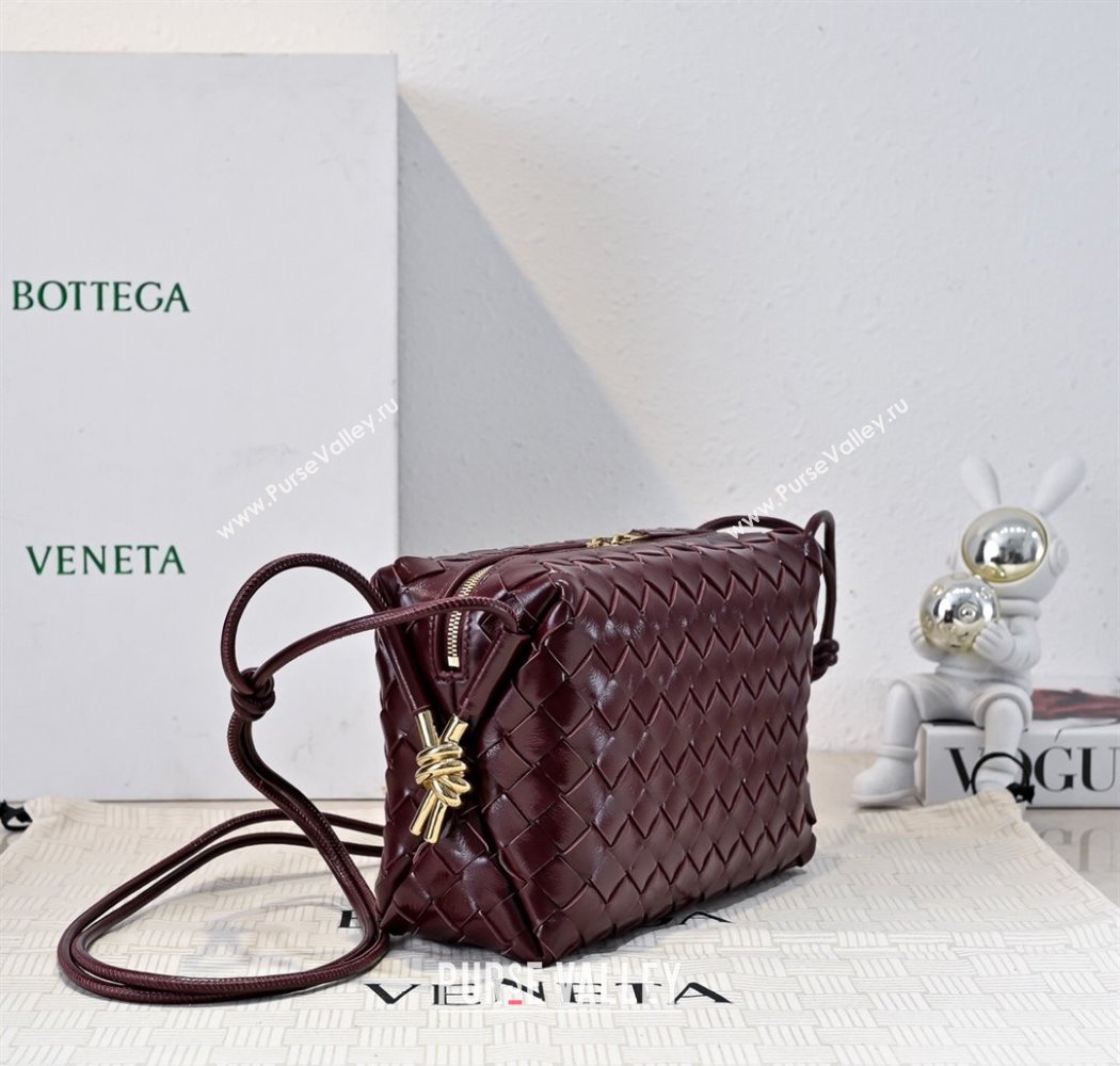 Bottega Veneta Loop Camera Bag in Intrecciato Leather Burgundy 2025 723548 (WT-250924041)