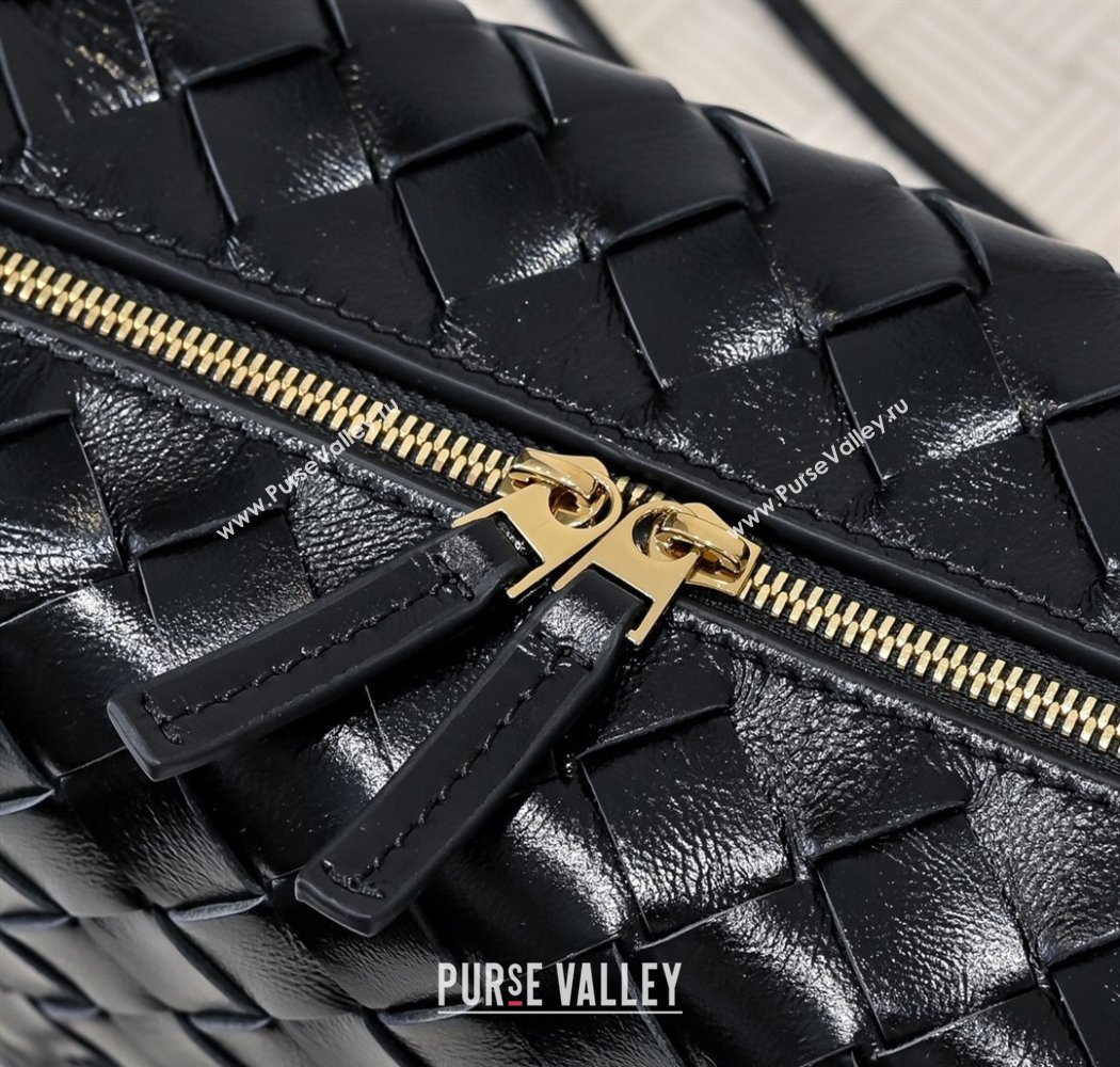 Bottega Veneta Loop Camera Bag in Intrecciato Leather Black 2025 723548 (WT-250924042)