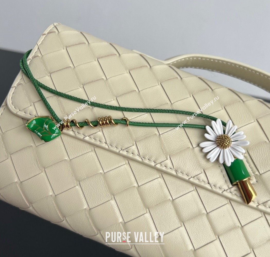 Bottega Veneta Andiamo Daisy Long Clutch Bag in Intrecciato Leather Sea Salt 2025 836810 (WT-250924024)