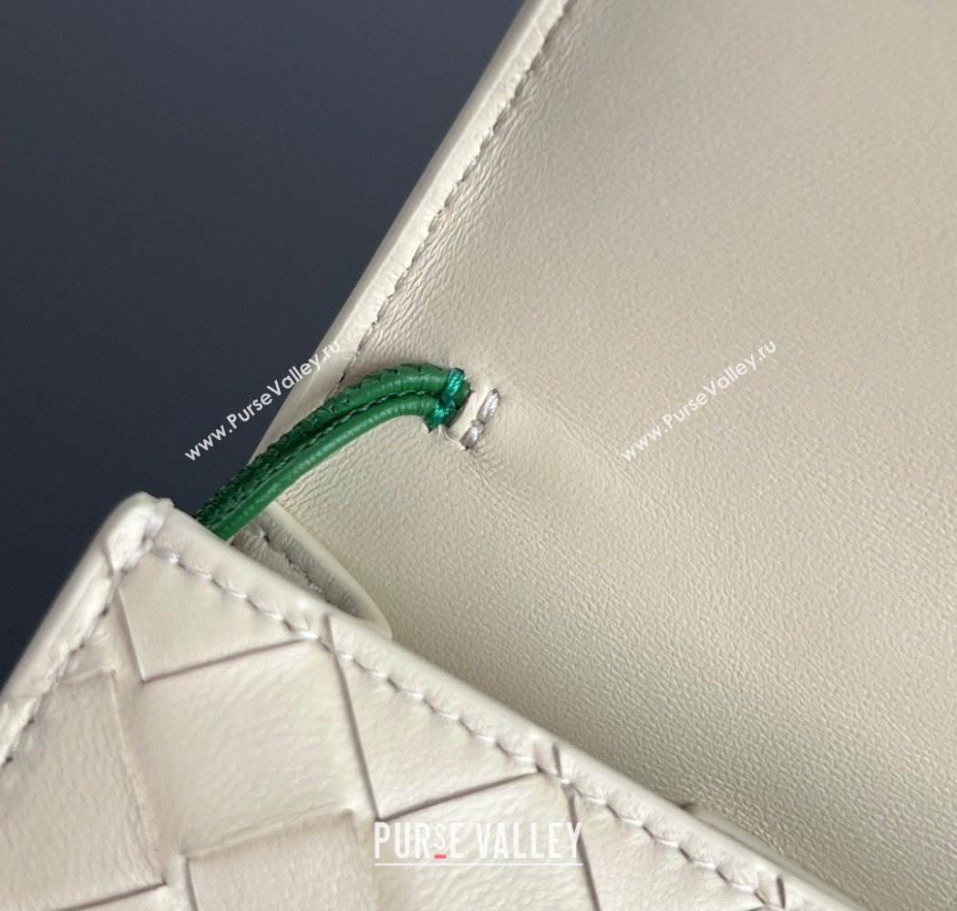 Bottega Veneta Andiamo Daisy Long Clutch Bag in Intrecciato Leather Sea Salt 2025 836810 (WT-250924024)