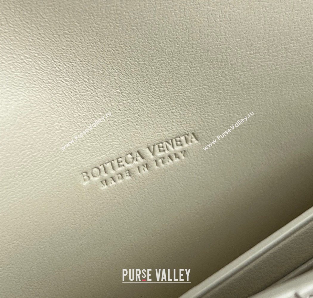 Bottega Veneta Andiamo Daisy Long Clutch Bag in Intrecciato Leather Sea Salt 2025 836810 (WT-250924024)