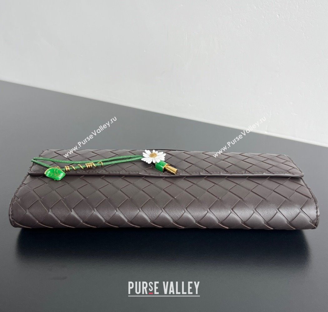 Bottega Veneta Andiamo Daisy Long Clutch Bag in Intrecciato Leather Fondant Brown 2025 836810 (WT-250924025)
