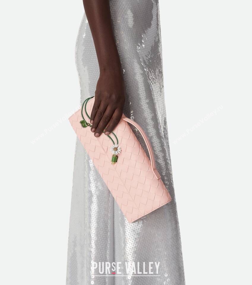 Bottega Veneta Andiamo Daisy Long Clutch Bag in Intrecciato Leather Seashell Pink 2025 836810 (WT-250924026)