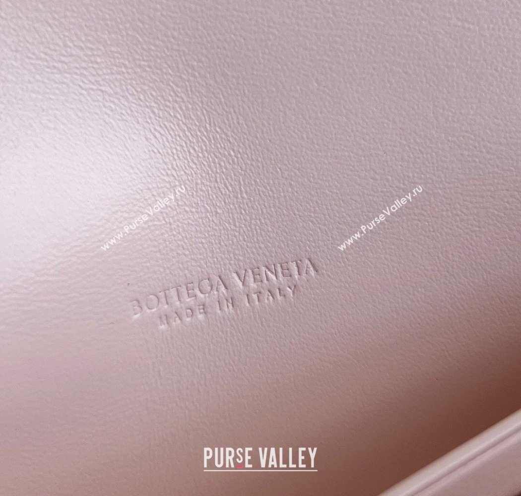 Bottega Veneta Andiamo Daisy Long Clutch Bag in Intrecciato Leather Seashell Pink 2025 836810 (WT-250924026)