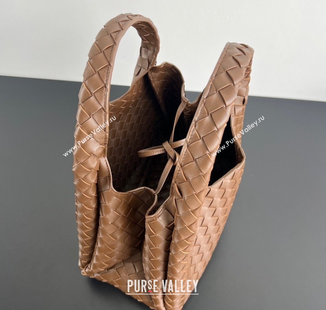 Bottega Veneta Campana Shoulder Bag in Intrecciato Leather Nocciola Brown 2025 844249 (WT-250924005)