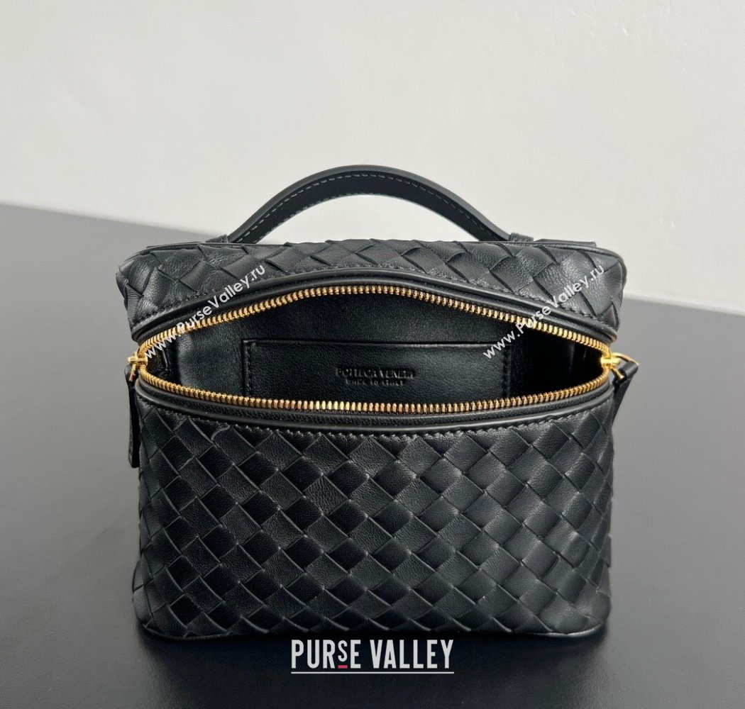 Bottega Veneta Small Soft Vanity Bag in Intrecciato Leather Black 2025 843800 (WT-250924002)