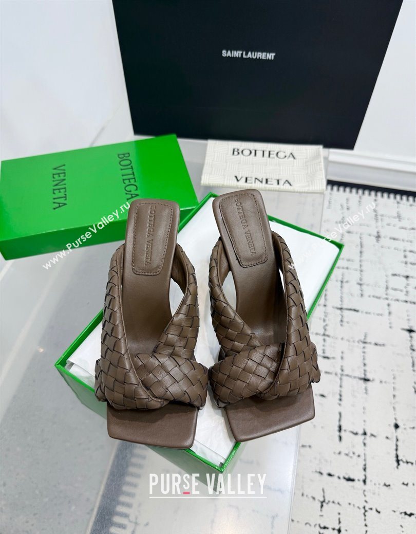 Bottega Veneta Riva Heel Slides Sandal 9cm in Woven Leather Brown 2025 (KER-251027158)