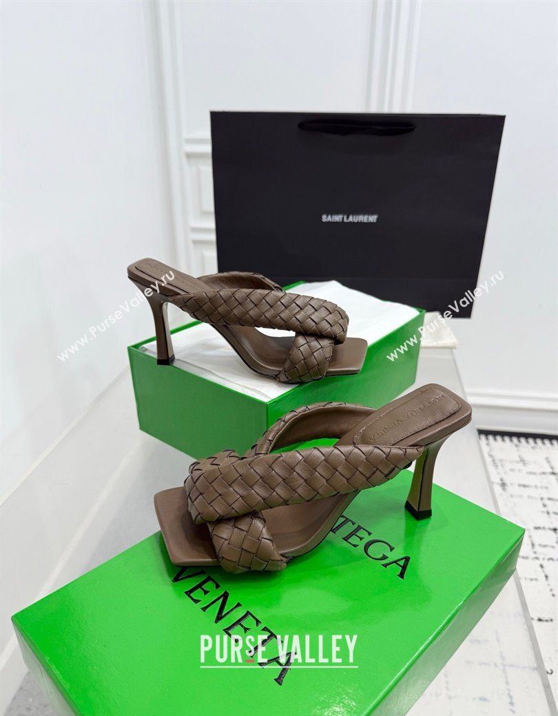 Bottega Veneta Riva Heel Slides Sandal 9cm in Woven Leather Brown 2025 (KER-251027158)