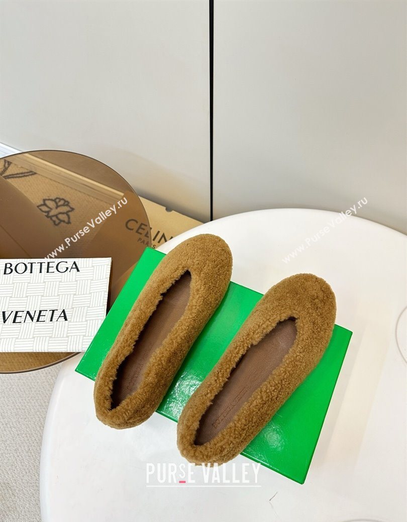 Bottega Veneta Rosa Ballerina Flat in Shearling Brown 2025 (MD-251027146)