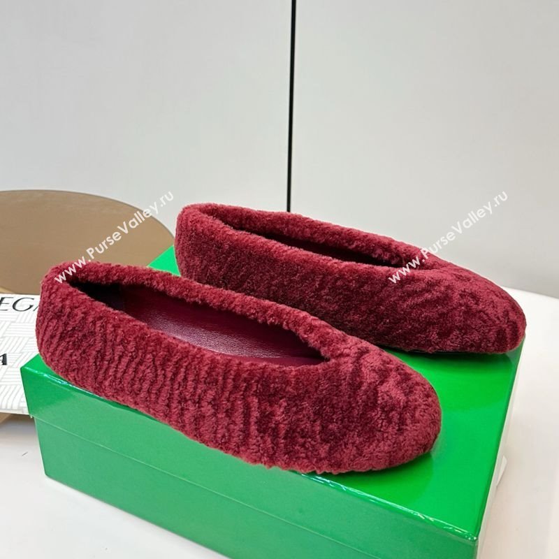 Bottega Veneta Rosa Ballerina Flat in Shearling Burgundy 2025 (MD-251027147)