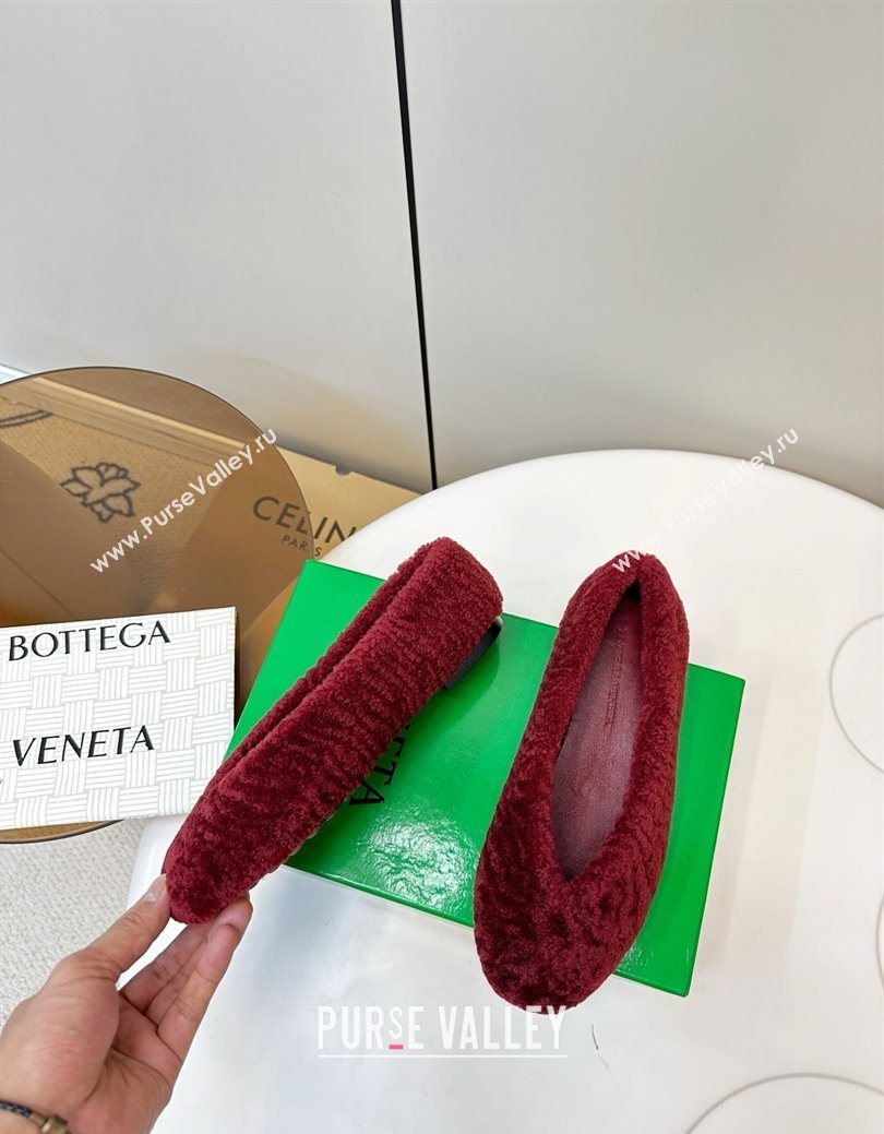 Bottega Veneta Rosa Ballerina Flat in Shearling Burgundy 2025 (MD-251027147)