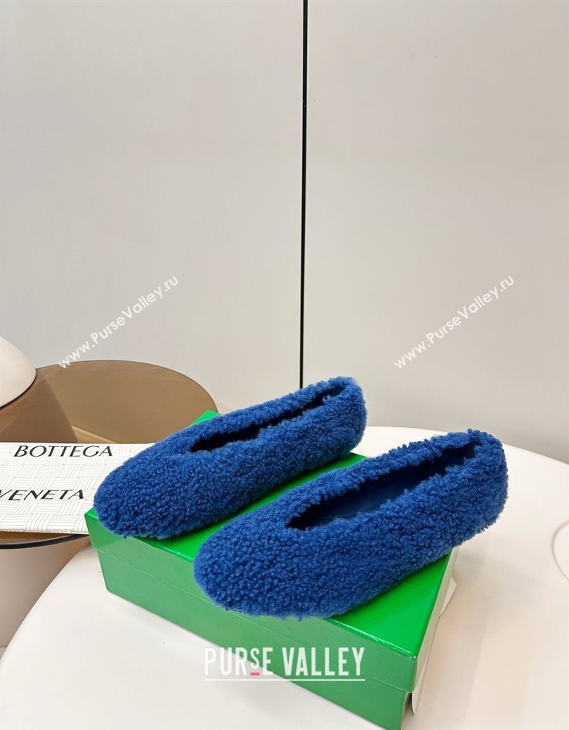 Bottega Veneta Rosa Ballerina Flat in Shearling Blue 2025 (MD-251027148)