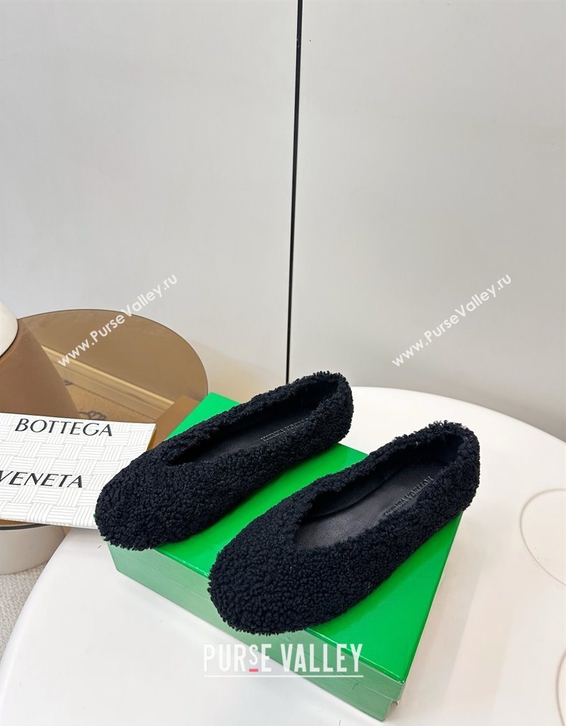 Bottega Veneta Rosa Ballerina Flat in Shearling Black 2025 (MD-251027149)